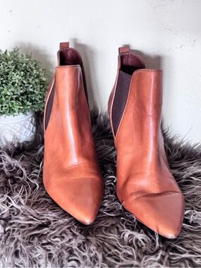 Vintage Lauren Ralph Lauren Cognac Leather Pointed Chelsea Booties